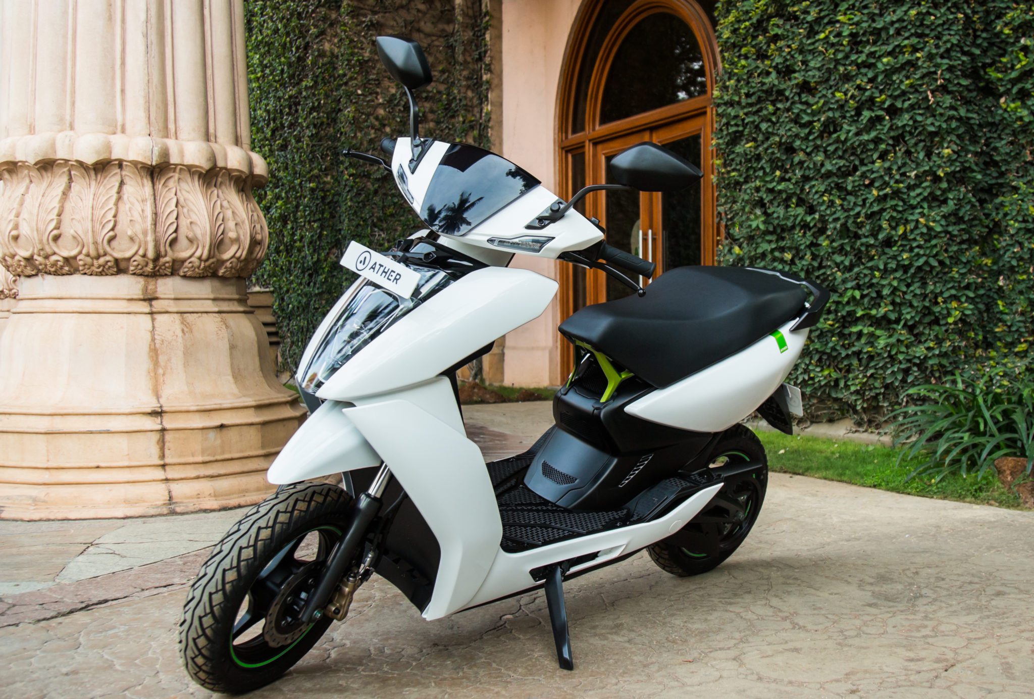 Best Electric Vehicles Scooter 2024 - Vania Sarita