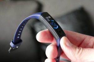 honor fitness tracker band review